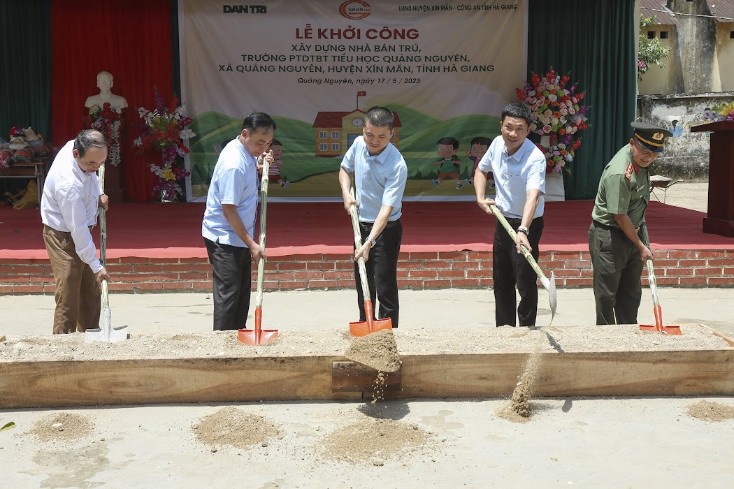 HIM LAM LAND TÀI TRỢ 500 TRIỆU ĐỒNG XÂY DỰNG NHÀ BÁN TRÚ CHO  HỌC SINH VÙNG CAO TẠI XÍN MẦN, HÀ GIANG